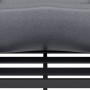 Detailaufnahme: Graues Kissen und anthrazitfarbenes Gestell des Lounge-Sets Tamworth.