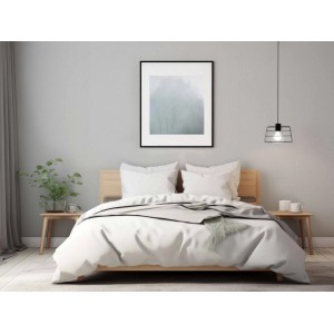 Helles Schlafzimmer mit Erfurt Vliesfaser Colour 302-1 Hellgrau Tapete an der Wand.