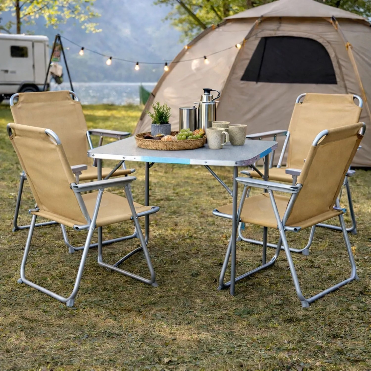 Mojawo 5-teiliges Campingmöbel-Set mit Tisch und 4 Stühlen vor Zelt.