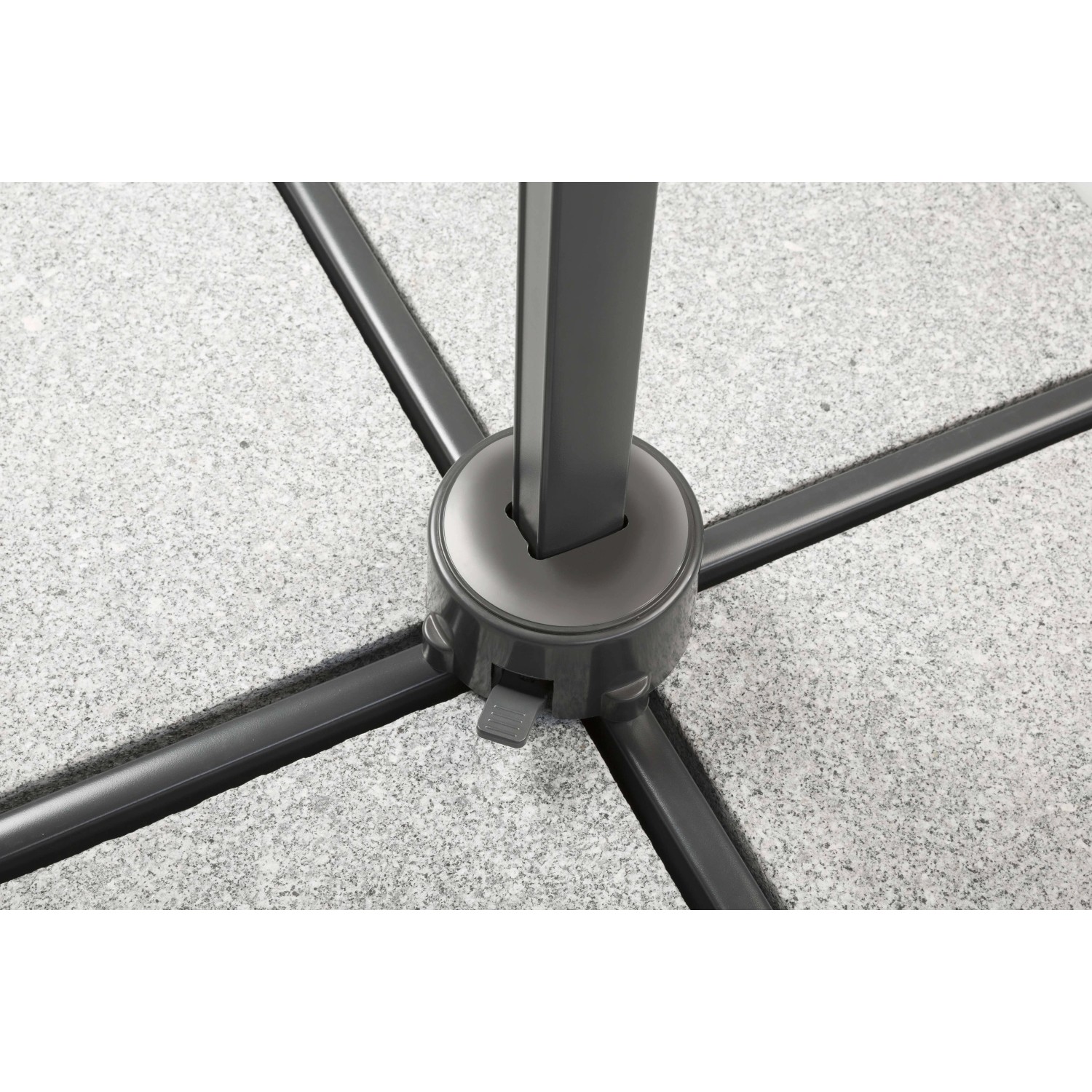 Detailaufnahme des Plattenständers für Schneider Ampelschirm Rhodos Junior.