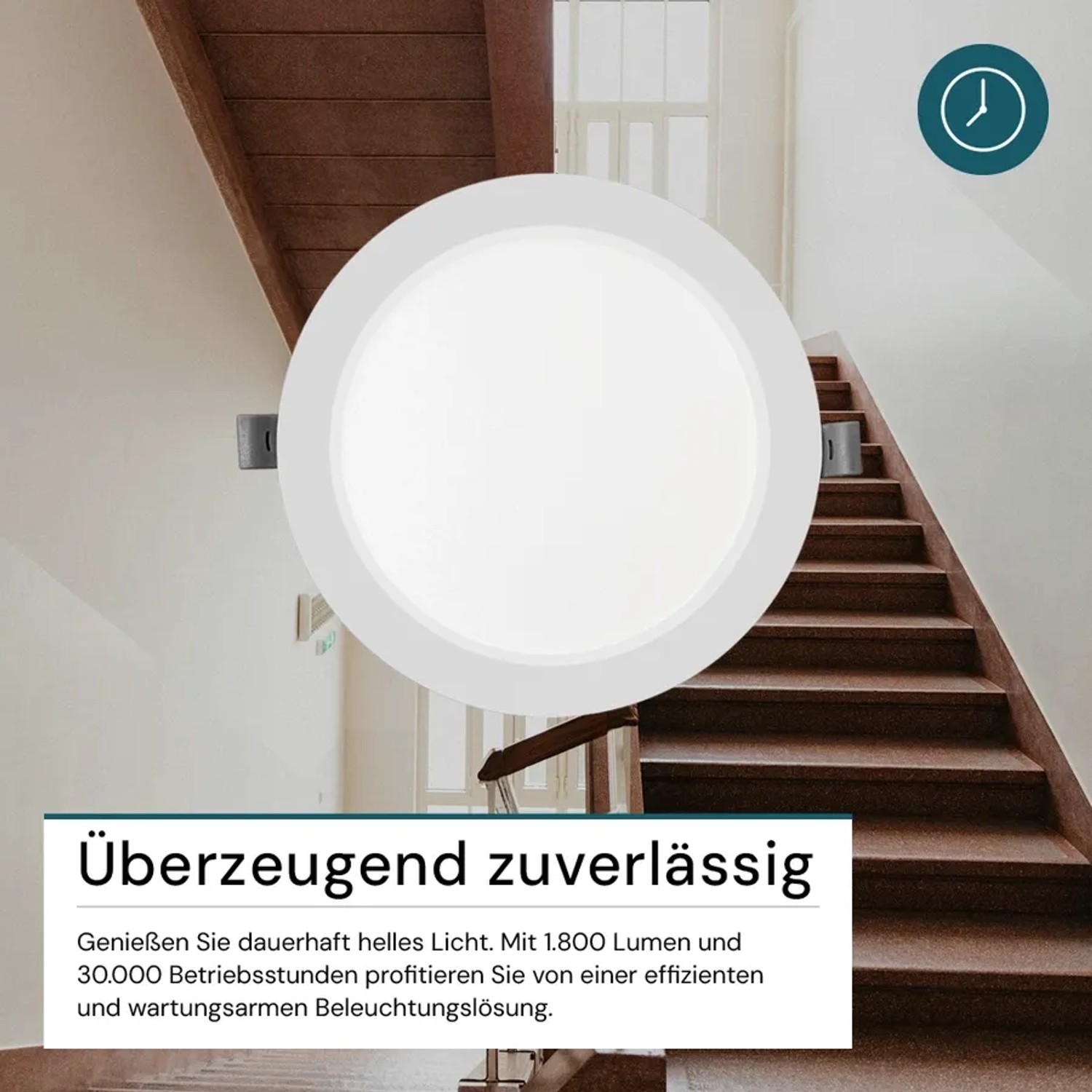 Runde, weiße LUXULA LED Einbauleuchte (18W) mit einstellbarer Lichtfarbe vor Treppenhaus.