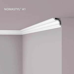 Weiße NOEL & MARQUET NMC A1 Eckleiste aus Polystyrol, 2 m lang, im Raum montiert.