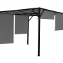 Graue MCW Pergola Beja 4x4m mit stufenlos regulierbarem Schiebedach als Terrassenüberdachung.