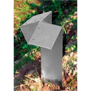 Schneckenblech Eckteil aus verzinktem Stahl für 90-Grad-Winkel.