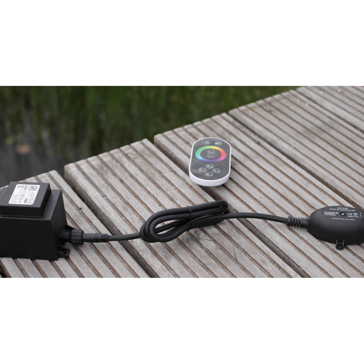Heissner RGB-Controller SMART LIGHT mit Fernbedienung zur farblichen Lichtsteuerung für Teichbeleuchtung.