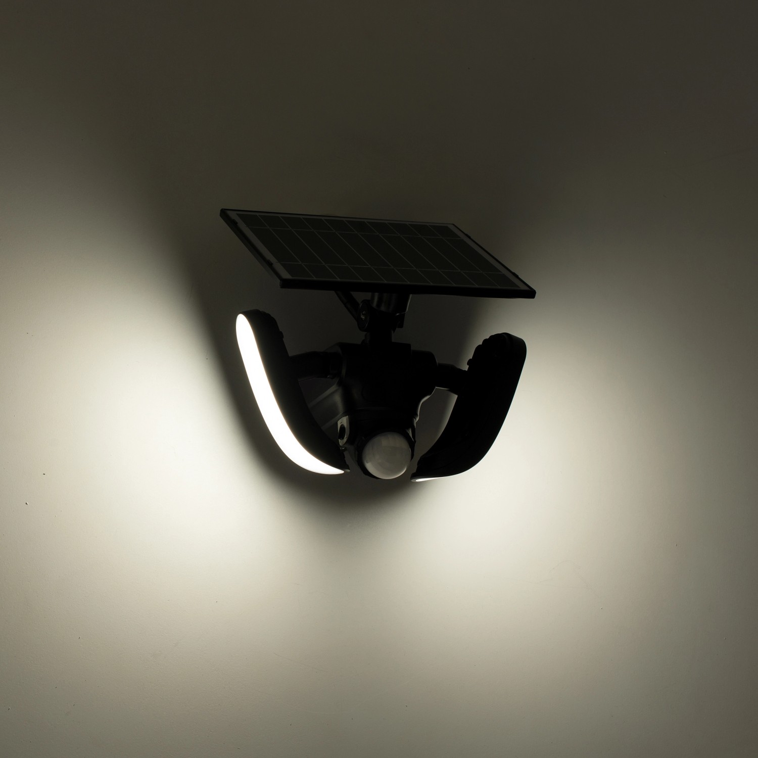 LEDSolarAußenleuchte mit Sensor Botshabelo kaufen bei OBI
