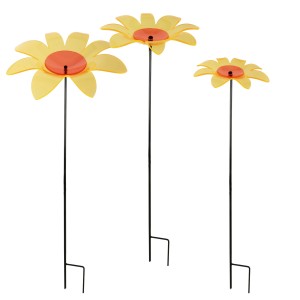 Deko-Gartenstecker Lichtspiel Margerite, 3er-Set, gelbe Acrylglas-Blüten mit Metallstäben.