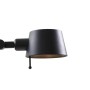 Detailaufnahme: Schwarze Lucande Stehlampe Silka mit goldenem Lampenschirm-Inneren.