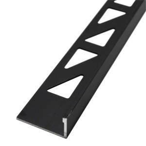 Schwarze Dalsys Fliesenschiene aus Aluminium, 2,5m, mit Winkelprofil und Dreieck-Lochmuster.