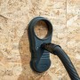 Wolfcraft Absaugsystem HSD 68/100 an Wand mit Staubsaugerschlauch. Staubabsaugung für Bohrarbeiten.