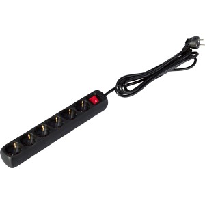 Schwarze Steckdosenleiste mit sechs Steckplätzen und rotem Kontrollschalter.