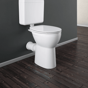 Weißes Domberg Stand-WC-Set DB1003 mit Spülkasten und WC-Sitz auf dunklem Holzboden.