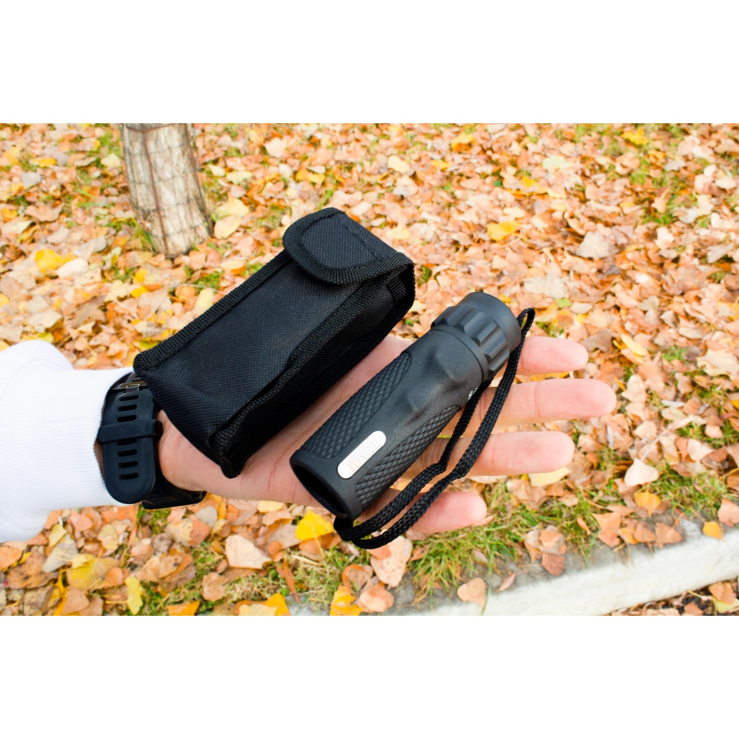 Technaxx Monokular TX-176, schwarz, mit Tasche und Trageriemen, für Kamera- & Videoüberwachung.