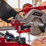 Einhell Sägeblatt HM Ø 216 mm für stationäre Sägen, montiert an einer Zug-Kapp-Gehrungssäge.