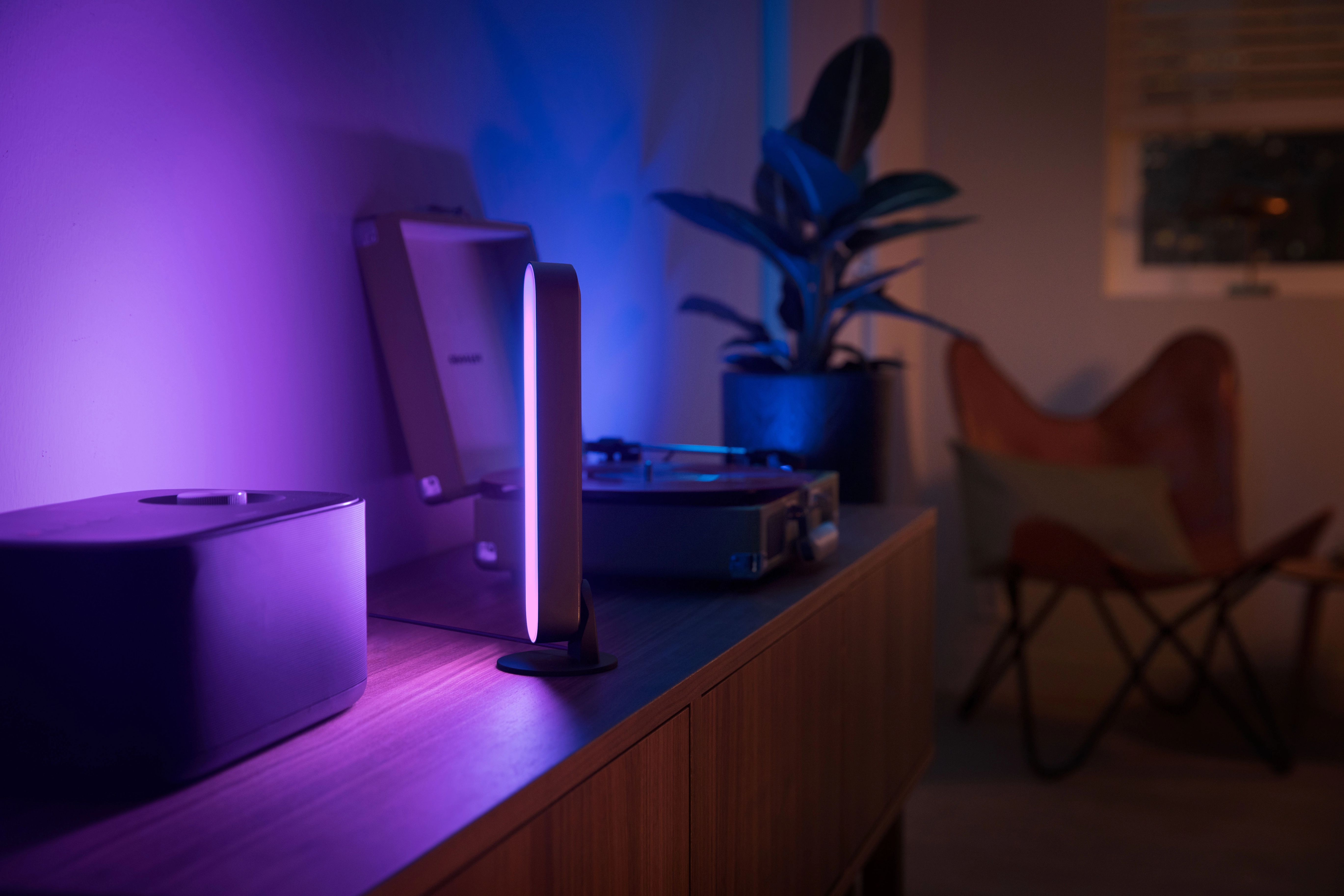 Philips Hue LED-Tischleuchte Play White and Ambience Color Schwarz
