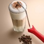 Schöner Wohnen Trendfarbe Macchiato, matte Wandfarbe im Farbton eines Milchkaffees.