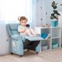 Blaues HOMCOM Kindersofa mit Fußstütze, verstellbar, mit Kind.