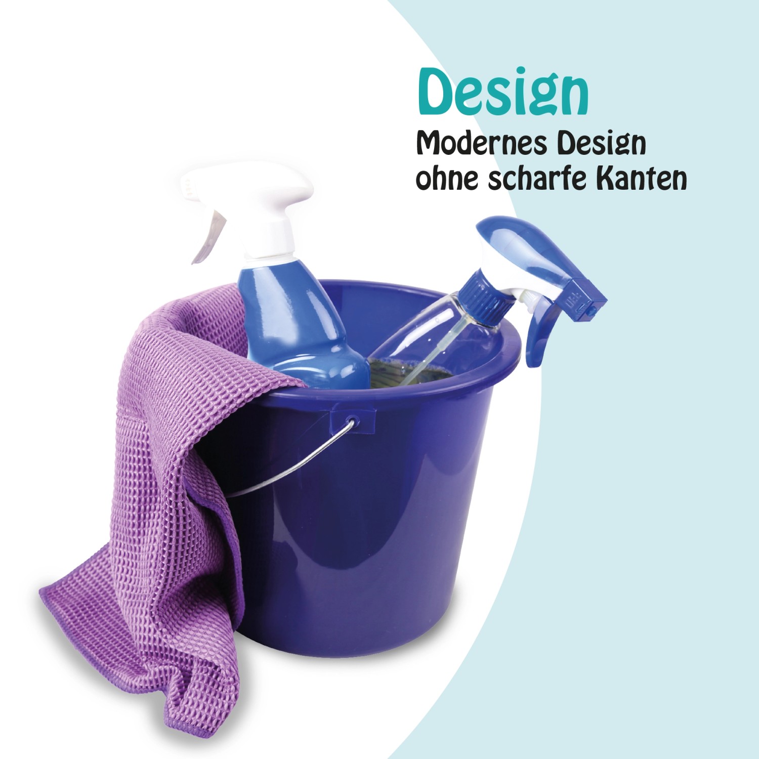 Dunkelblauer ProHome Eimer (5L) mit Metallbügel, Putzlappen und Sprühflaschen im 4er-Pack.