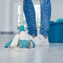 Leifheit Power Mop 3 in 1 Ersatzkopf in Aktion, reinigt Fliesenboden.