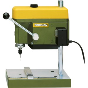 Proxxon TBM 220 Tischbohrmaschine für präzise Bohrungen in Miniaturwerkstücken.