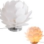 Weiße Näve Tischleuchte Fora, 41 cm, im Design einer Seerose. Moderne Tischlampe für Wohnraum.