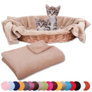Beige Bestlivings Katzendecke Mikrofaser (90x140cm) mit Katzen im Korb.