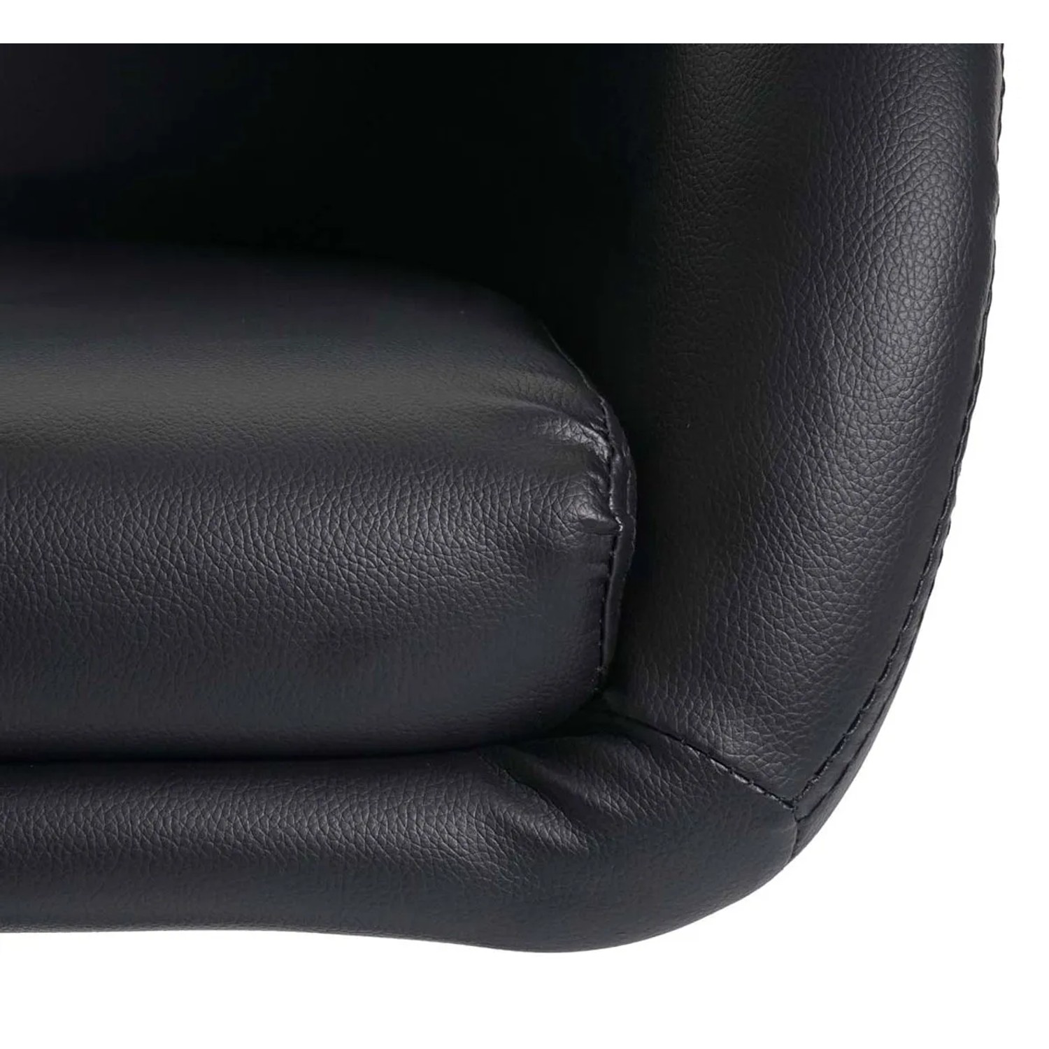 Detailaufnahme: Schwarzer MCW Esszimmerstuhl F19 aus Kunstleder, Polsterstuhl.