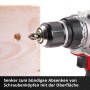 Einhell Bitset: Akkuschrauber mit Senker bohrt Loch in Holz. Zubehör für Werkstatt & Baustelle.