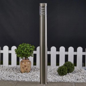 Moderne Lindby Enja Außenwandleuchte aus Edelstahl, alufarben, 1-flammig, E27 für Garten & Terrasse.