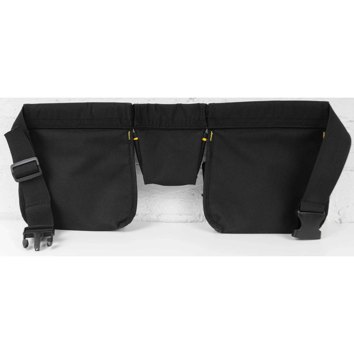 Verstellbarer Stanley Werkzeuggürtel aus Nylon mit Taschen und Schnalle.