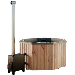 Finntherm Badefass Kopenhagen aus Thermoholz mit Außenofen, geeignet für 7 Personen.
