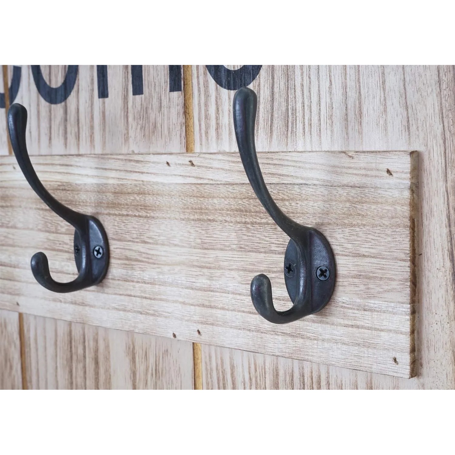 Detailansicht: Wandgarderobe C89 Welcome im Shabby-Look mit zwei Haken.