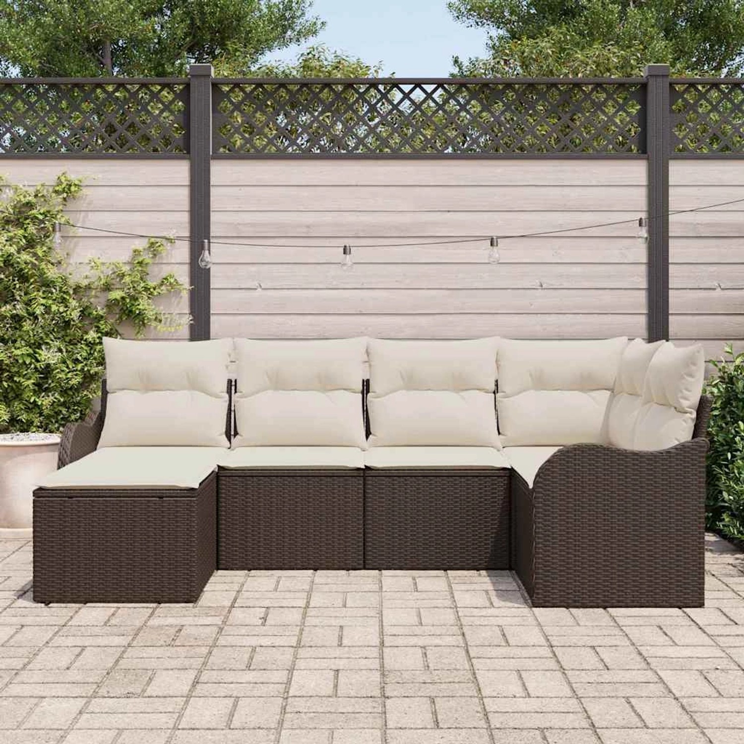 Braunes 6-tlg. vidaXL Garten-Sofa-Set aus Poly Rattan mit beigen Kissen.