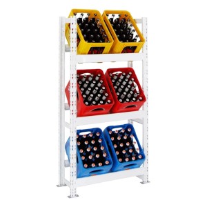 Weißes PROREGAL Getränkekistenregal Tegernsee mit bunten Getränkekisten auf drei Ebenen.