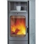 Hark Opera B grande Kaminofen mit Natursteinverkleidung, 7 kW Leistung und Holzfach.