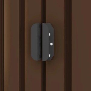 Detailaufnahme: Türgriff des braunen vidaXL Geräteschuppens aus Stahl.