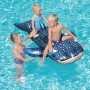Bestway Schwimmtier Walhai mit Kindern im Pool, aufblasbar, mit Haltegriffen.