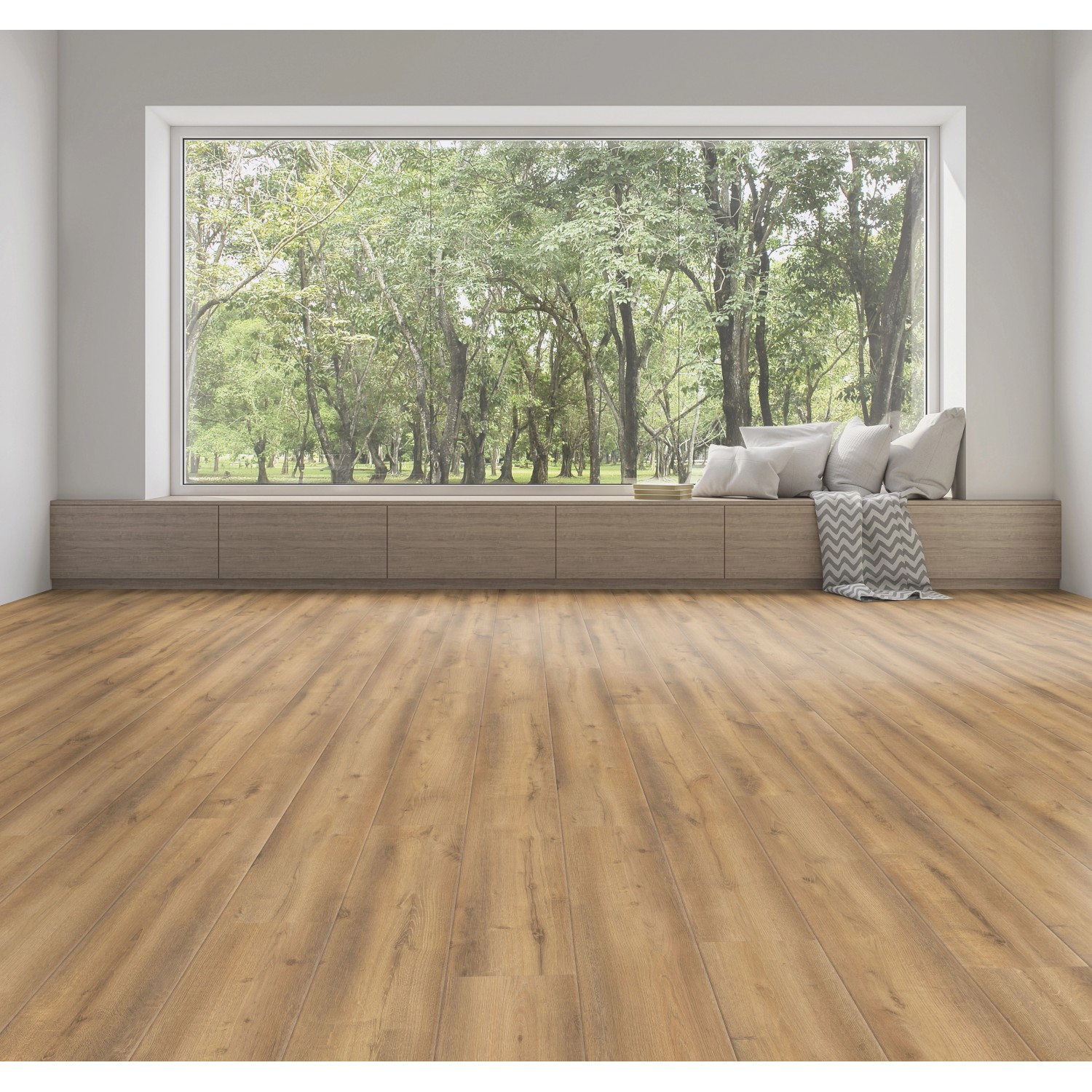 Heller Raum mit Kaindl Laminat 8,5 mm Eiche Creme Boden. Gemütliche Atmosphäre mit Fensterblick ins Grüne.