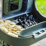 Technaxx FullHD Birdcam TX-165: Vogelhaus mit Kamera und Futter für Wildvögel.