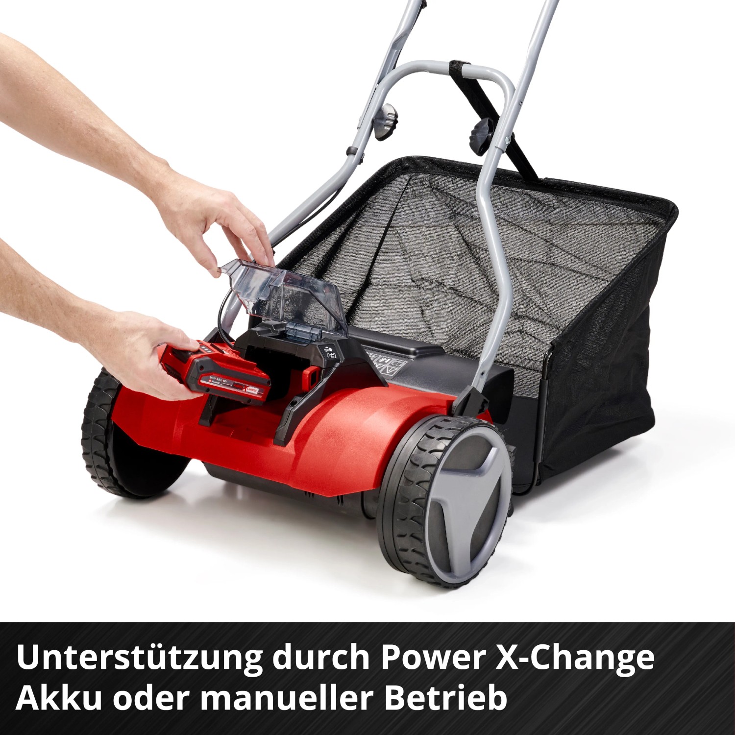 Einhell Akku-Spindelmäher GE-HM 18/38 Li-Solo: Hand legt Power X-Change Akku ein.