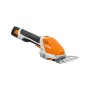 Stihl Akku-Strauchschere HSA 26, orange, mit Strauchmesser. Ideal für Formschnitte und Rasenkanten.