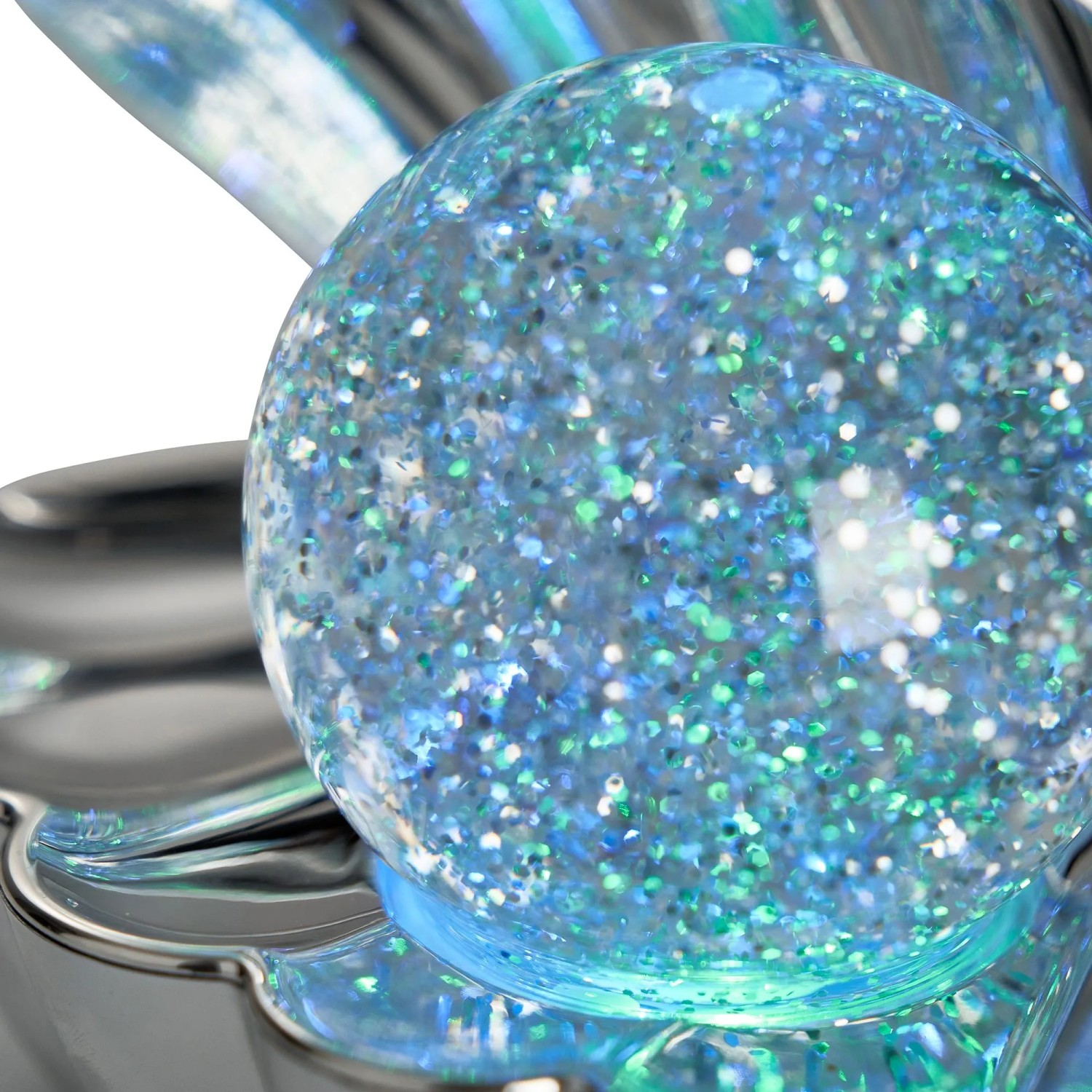 LED-Tischleuchte Shelly in Chrom, Muschel-Design mit glitzernder LED-Kugel und Farbwechsel.