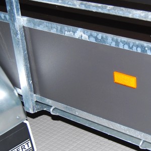 Rechteckiger, orangefarbener Reflektor für PKW-Anhänger, 2er-Set.
