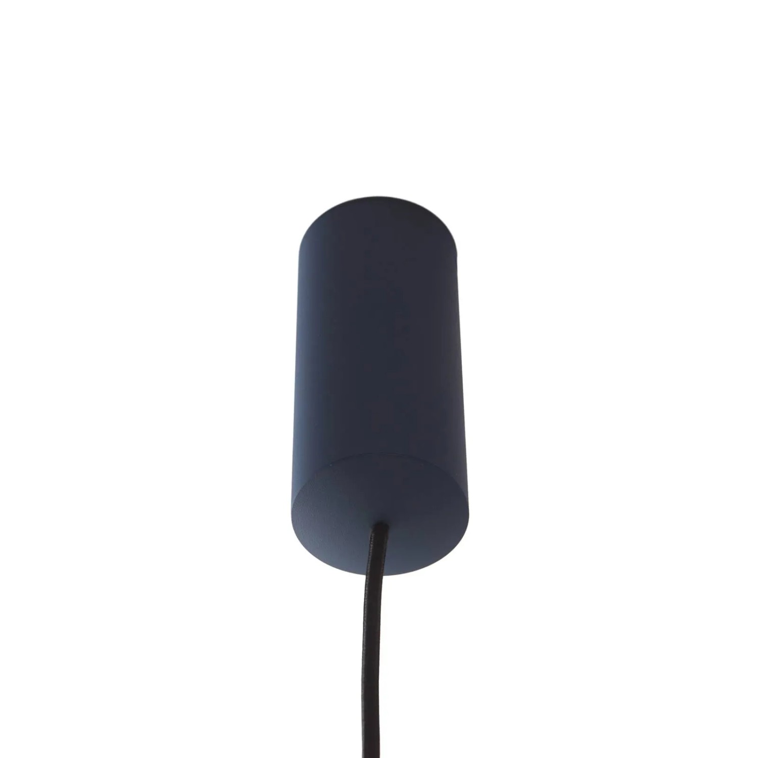 Blaues zylindrisches Aluminium-Gehäuse der Lucande LED-Pendelleuchte mit Kabel. Modernes Design.