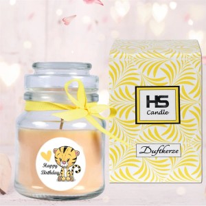 HS Candle Duftkerze Happy Birthday Bonbon Vanille Tiger im Glas mit gelber Schleife und Geschenkverpackung.