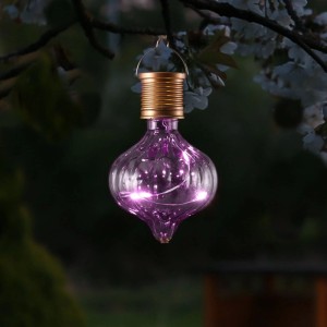 Lila Marelida LED Solar Glühbirne als Kugelleuchte für Terrasse und Balkon.