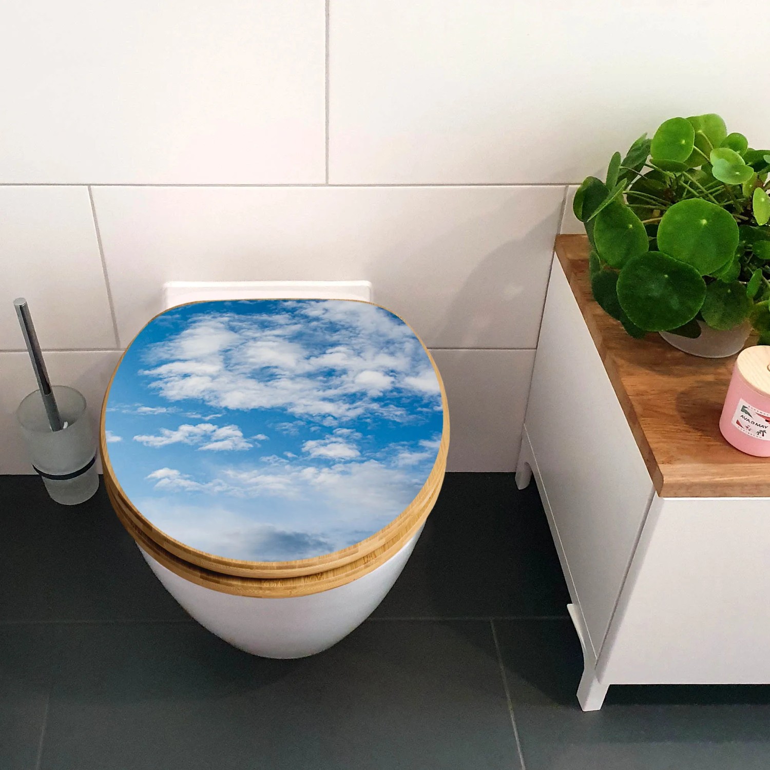 Banjado WC-Sitz aus Bambus mit Wolken-Motiv und Absenkautomatik. Toilettendeckel aus Holz.