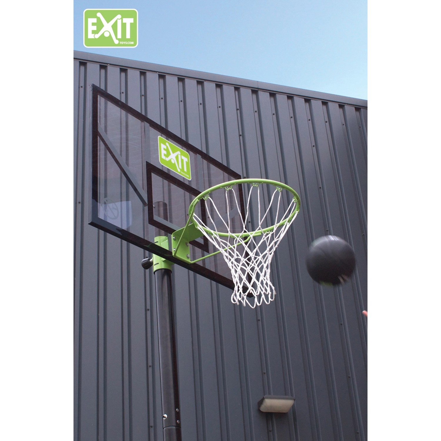 EXIT Comet Basketballkorb, grün/schwarz, höhenverstellbar und versetzbar. Ideal für Spiel & Spaß im Garten.