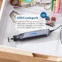 Dremel 8150-20 Akku-Multifunktionswerkzeug mit Zubehör und USB-C Ladekabel im Schubladenfach.