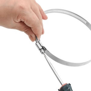 vidaXL Schlauchschelle (6 Stk.) aus Edelstahl 304, 91-110 mm, wird mit Schraubenzieher befestigt.